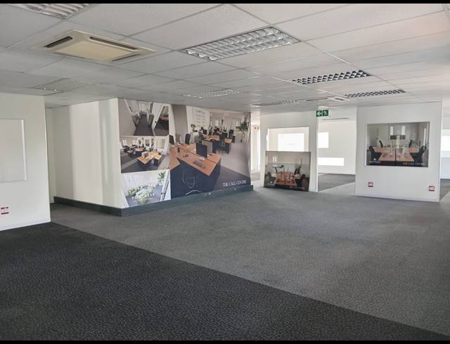 1,224M² BUILDING TO LET IN BRYANSTON